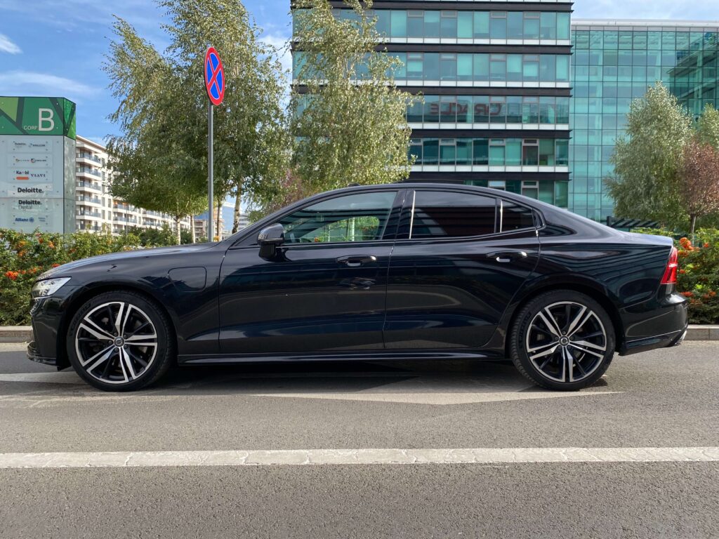 2020 Volvo S60 T8, 390cp, Recharge AWD, RDesign