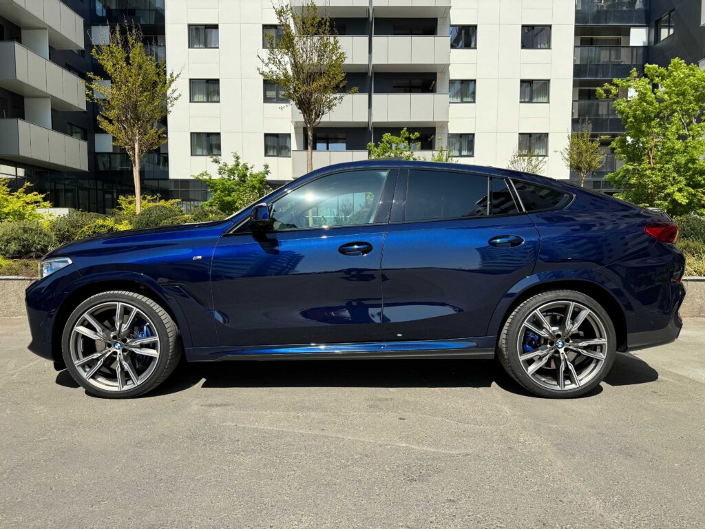 2021 BMW X6 M50i (530Cp)