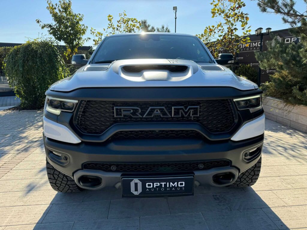 2022 Dodge RAM 1500 TRX 6.2 HEMI V8 engine with supercharging 702hp