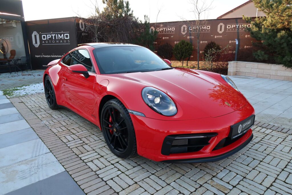 2024 Porsche 911 Carrera 4 GTS