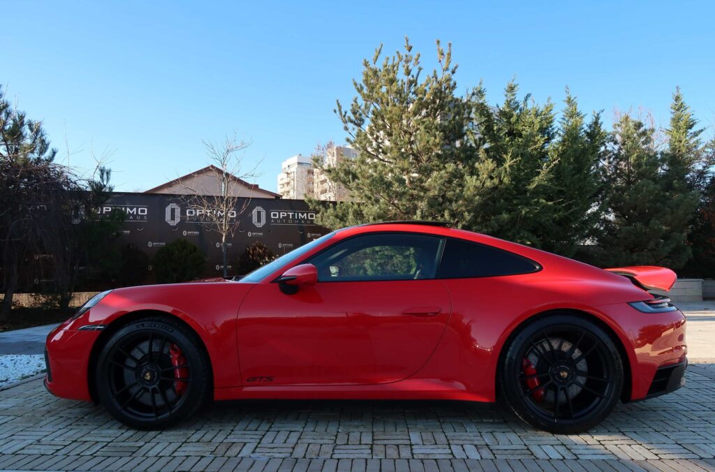 2024 Porsche 911 Carrera 4 GTS