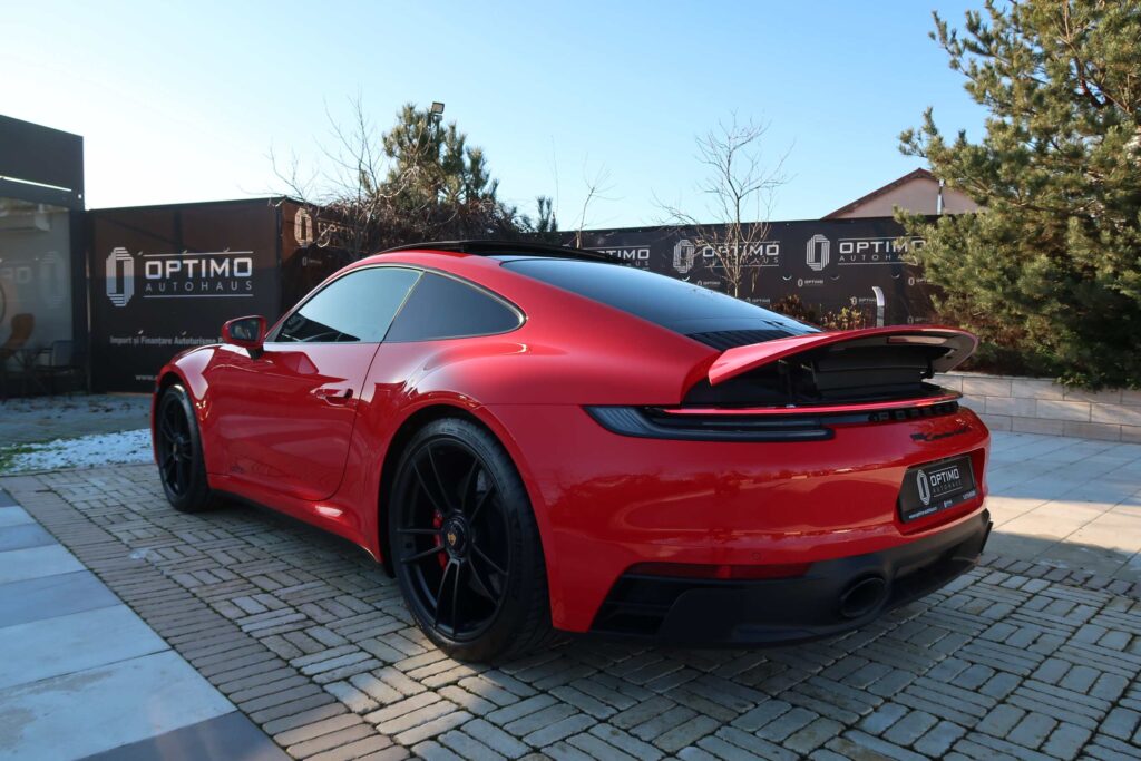 2024 Porsche 911 Carrera 4 GTS