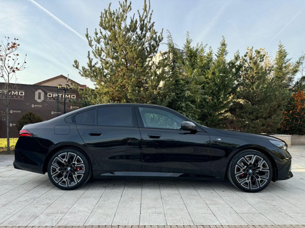 2024 BMW 520d Mild Hybrid, 5000KM